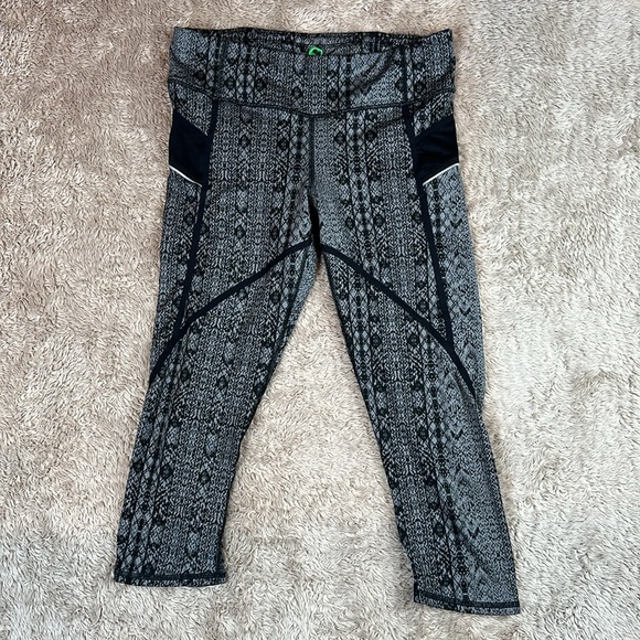 Athleta Capri Legging - Picture 5 of 7